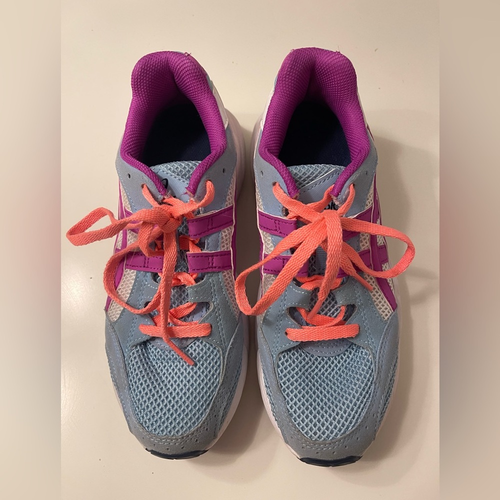 ASICS kids sneakers size 4.5